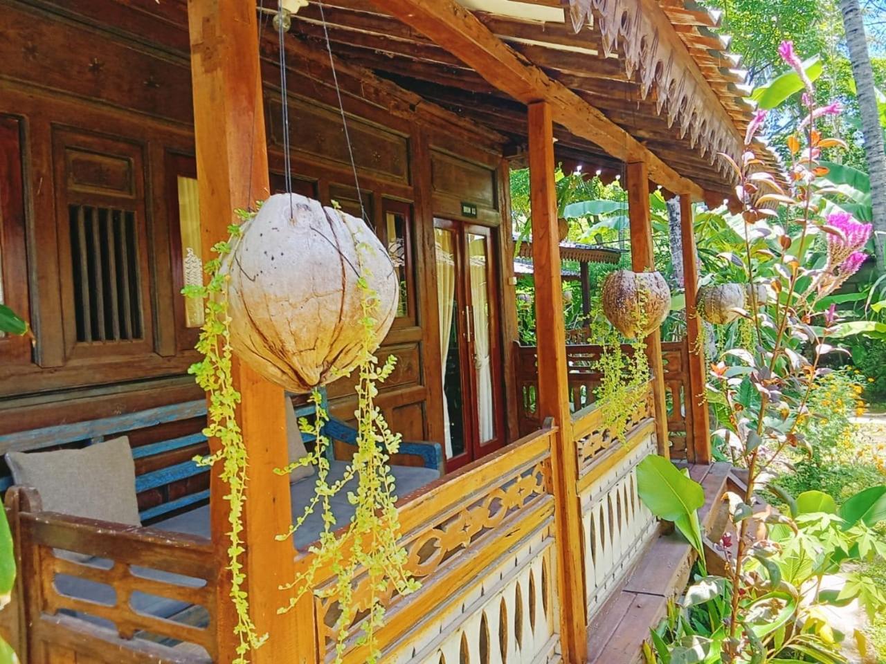 Tahlia'S Villa Sorongjukung Exterior photo