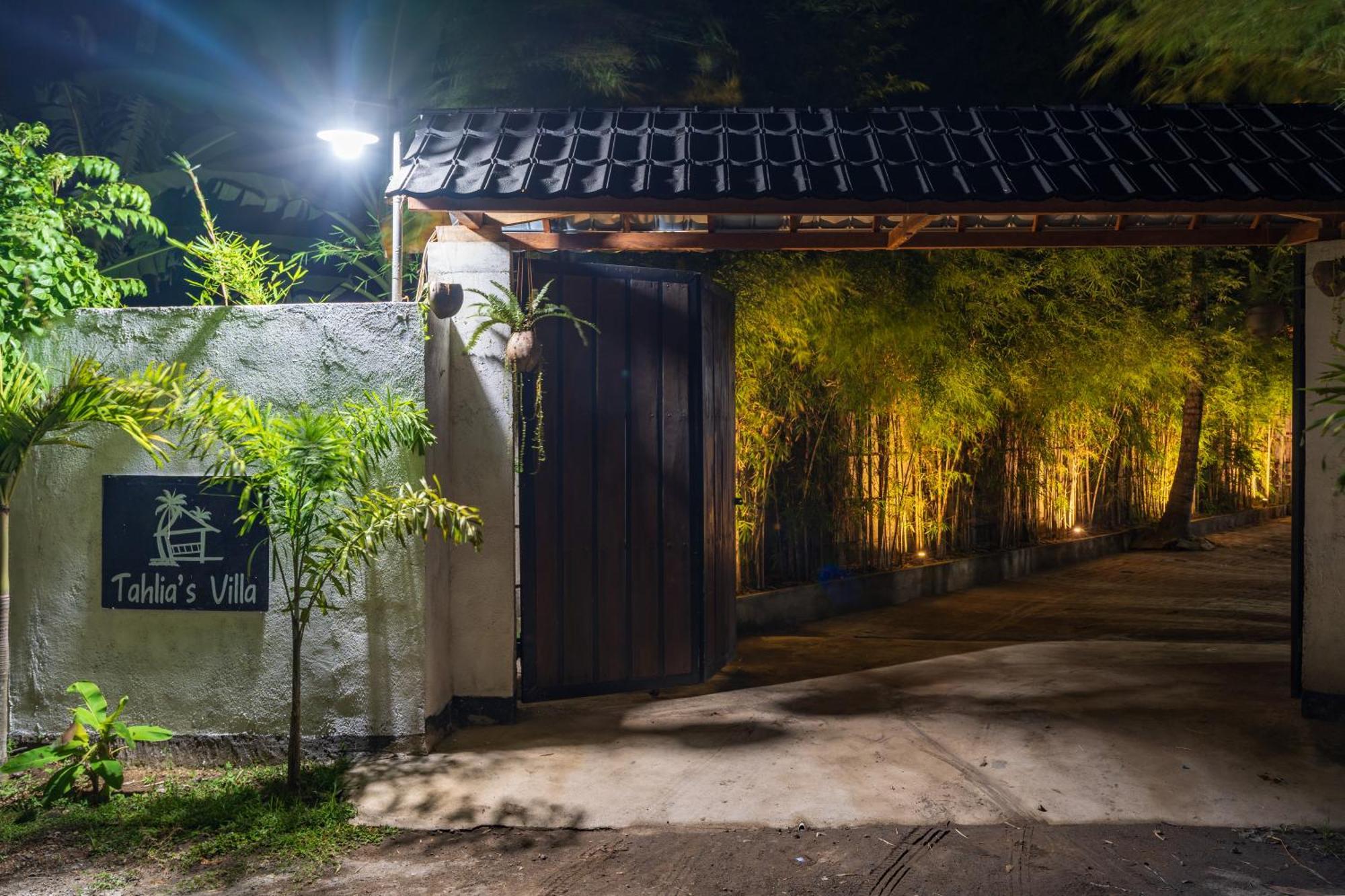 Tahlia'S Villa Sorongjukung Exterior photo