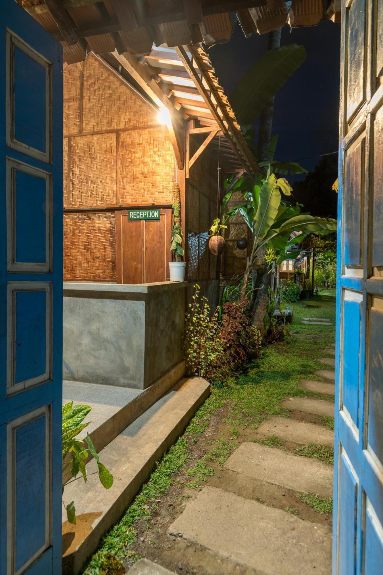 Tahlia'S Villa Sorongjukung Exterior photo