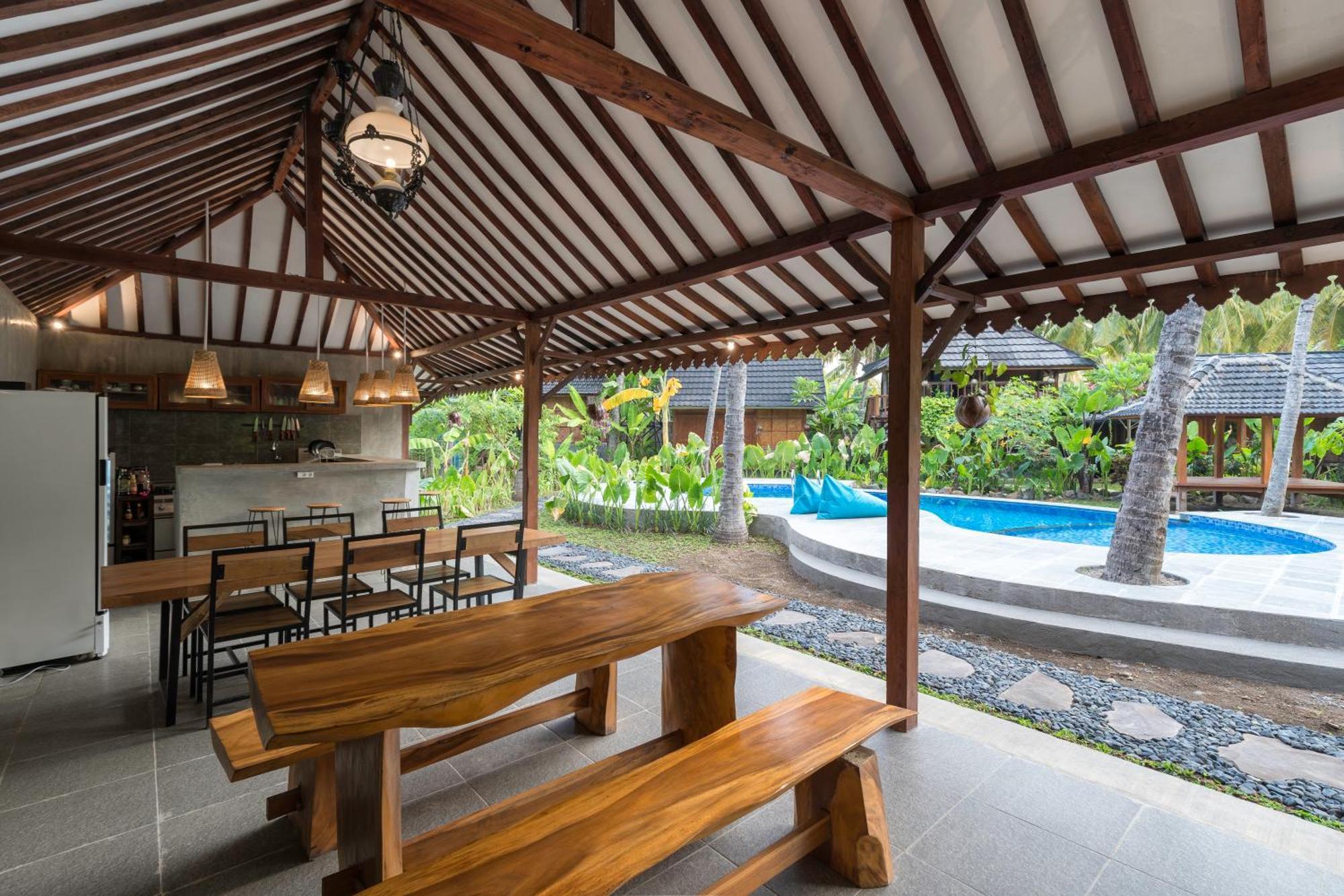 Tahlia'S Villa Sorongjukung Exterior photo