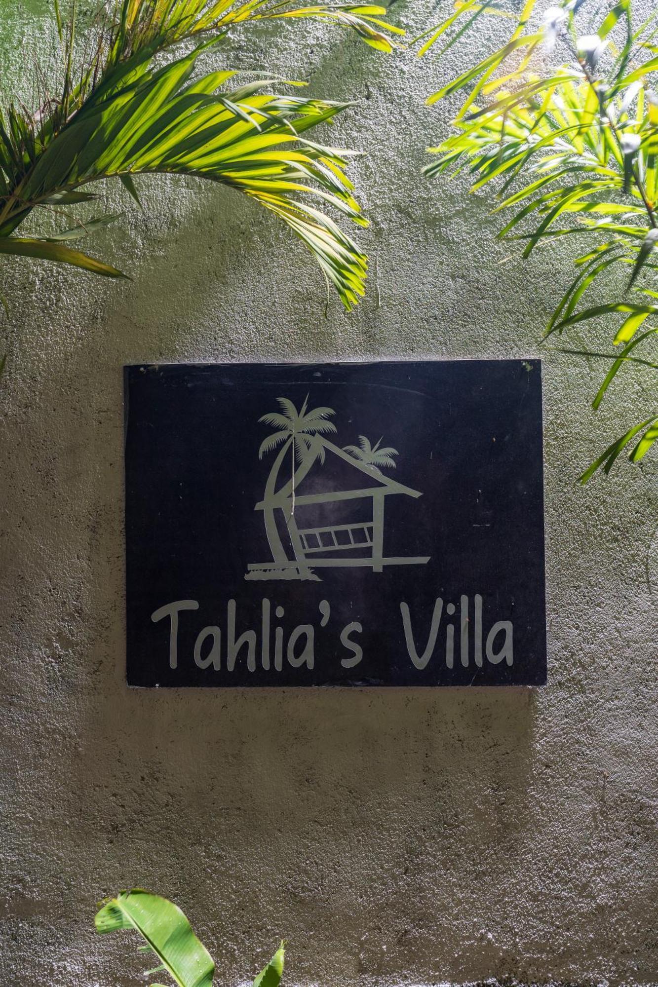 Tahlia'S Villa Sorongjukung Exterior photo